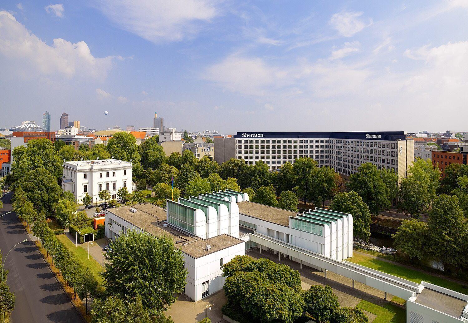 Sheraton Berlin Grand Hotel Esplanade — Photos 1